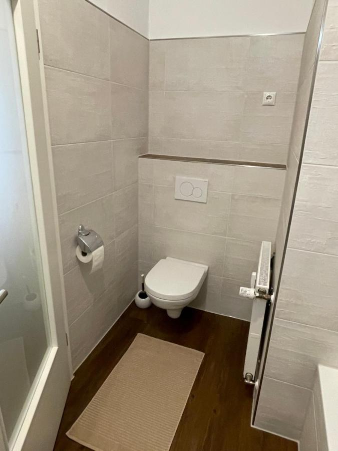 Erfbnb - 40Qm Apartment Mit Kueche, Bad, Schlaf-Wohnzimmer In Erfurt Sued - Stadnah- Wlan Extérieur photo